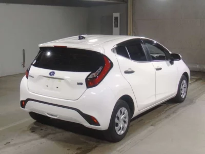 Toyota AQUA  с аукциона в Японии