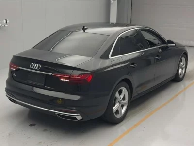 Audi A4  с аукциона в Японии