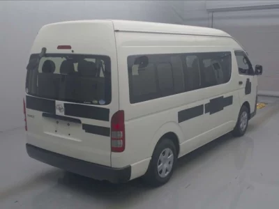 Toyota HIACE  с аукциона в Японии
