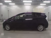Toyota PRIUS ALPHA лот № 30755 оценка 4  с аукциона в Японии 3