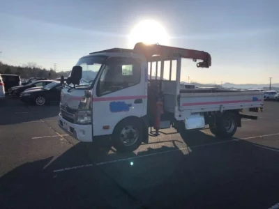 Toyota DYNA  с аукциона в Японии