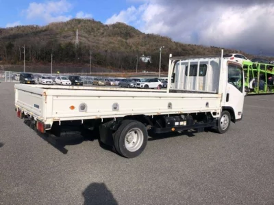 Isuzu ELF  с аукциона в Японии