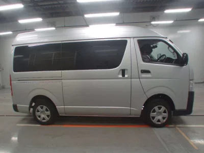 Toyota HIACE VAN  с аукциона в Японии