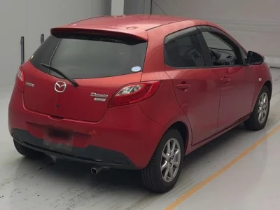 Mazda DEMIO  с аукциона в Японии