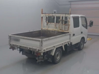 Toyota DYNA  с аукциона в Японии