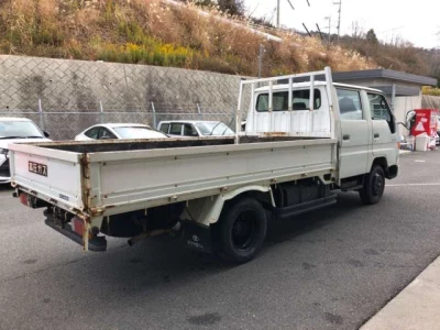 Toyota DYNA  с аукциона в Японии