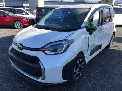 Toyota SIENTA  с аукциона в Японии
