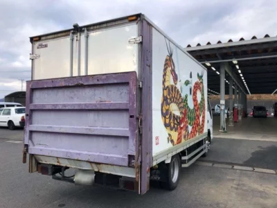 Isuzu ELF  с аукциона в Японии