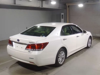 Toyota CROWN  с аукциона в Японии