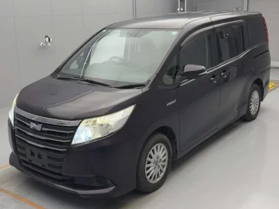 Toyota NOAH  с аукциона в Японии