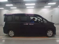 Honda STEP WAGON лот № 30805 оценка 3.5  с аукциона в Японии 2