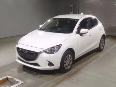Mazda DEMIO  с аукциона в Японии