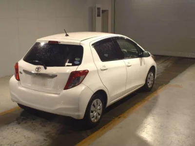 Toyota VITZ  с аукциона в Японии