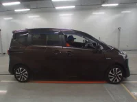 Toyota SIENTA лот № 30814 оценка 3.5  с аукциона в Японии 2