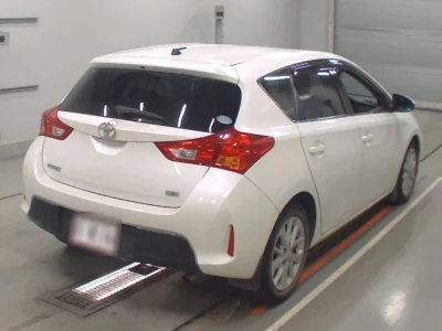 Toyota AURIS  с аукциона в Японии
