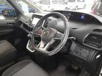 Nissan SERENA лот № 30816 оценка 4  с аукциона в Японии 6