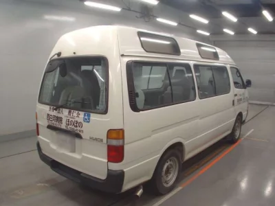 Toyota HIACE  с аукциона в Японии