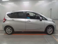 Nissan NOTE лот № 30840 оценка 4  с аукциона в Японии 2