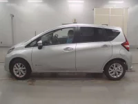 Nissan NOTE лот № 30840 оценка 4  с аукциона в Японии 3