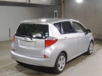 Toyota RACTIS  с аукциона в Японии