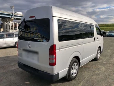 Toyota HIACE VAN  с аукциона в Японии