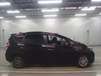 Toyota PRIUS ALPHA лот № 30877 оценка 4  с аукциона в Японии 2