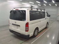Toyota HIACE VAN лот № 30893 оценка RA  с аукциона в Японии 1