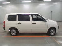 Toyota PROBOX лот № 30897 оценка RA  с аукциона в Японии 2