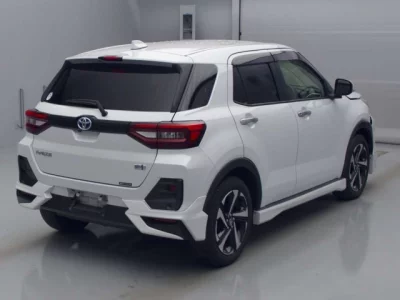 Toyota RAIZE  с аукциона в Японии