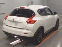 Nissan JUKE лот № 30903 оценка 4.5  с аукциона в Японии 1