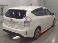 Toyota PRIUS ALPHA лот № 30911 оценка 3.5  с аукциона в Японии 1