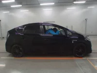 Toyota PRIUS лот № 30913 оценка 3.5  с аукциона в Японии 2