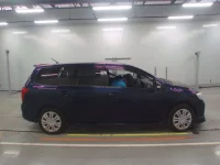 Toyota COROLLA FIELDER лот № 30918 оценка 4  с аукциона в Японии 2