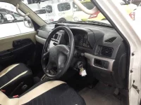 Mitsubishi PAJERO IO лот № 30923 оценка 4  с аукциона в Японии 6