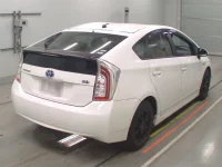 Toyota PRIUS лот № 30941 оценка 3.5  с аукциона в Японии 1
