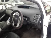 Toyota PRIUS лот № 30941 оценка 3.5  с аукциона в Японии 6