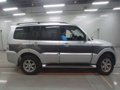 Mitsubishi PAJERO  с аукциона в Японии