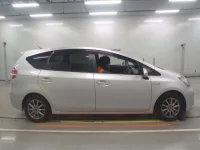 Toyota PRIUS ALPHA лот № 30946 оценка RA  с аукциона в Японии 2