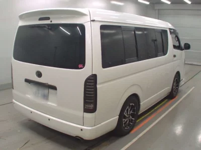 Toyota HIACE  с аукциона в Японии