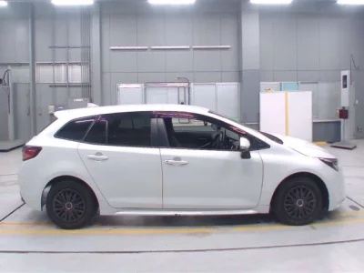 Toyota COROLLA TOURING  с аукциона в Японии