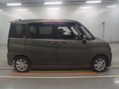 Mitsubishi DELICA D2