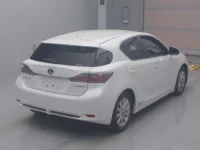 Lexus CT лот № 10011 оценка 4  с аукциона в Японии 1