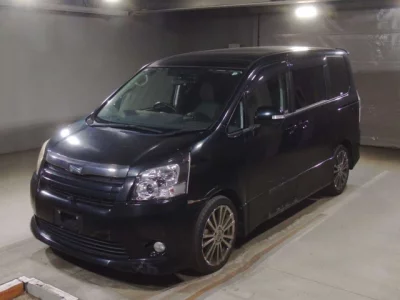 Toyota NOAH  с аукциона в Японии