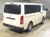 Toyota HIACE VAN лот № 62076 оценка R  с аукциона в Японии 1