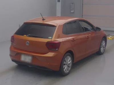 Volkswagen POLO  с аукциона в Японии