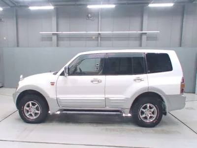 Mitsubishi PAJERO  с аукциона в Японии