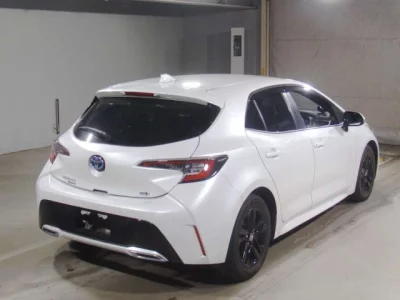 Toyota COROLLA SPORT  с аукциона в Японии