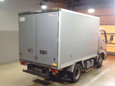 Toyota DYNA  с аукциона в Японии