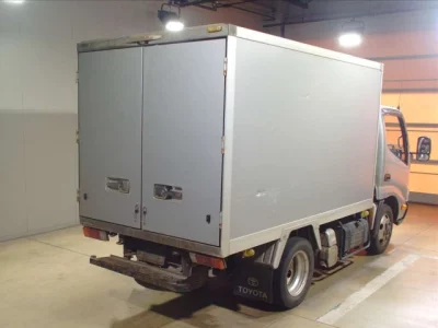 Toyota DYNA  с аукциона в Японии