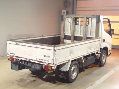 Toyota DYNA  с аукциона в Японии